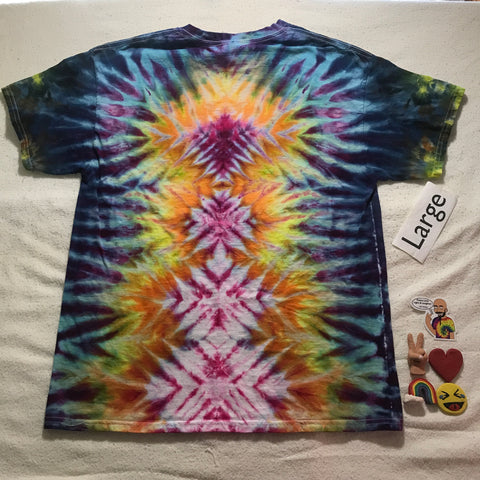 Adult Large Ice Dyed Random Pleated Tee ✌️